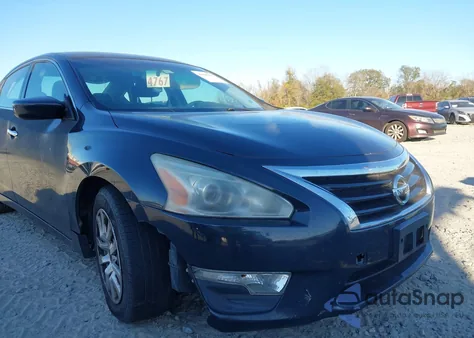 2015 Nissan Altima 2.5/2.5 S/2.5 Sl/2.5 Sv from USA, damaged, VIN 1N4AL3AP1FC285748